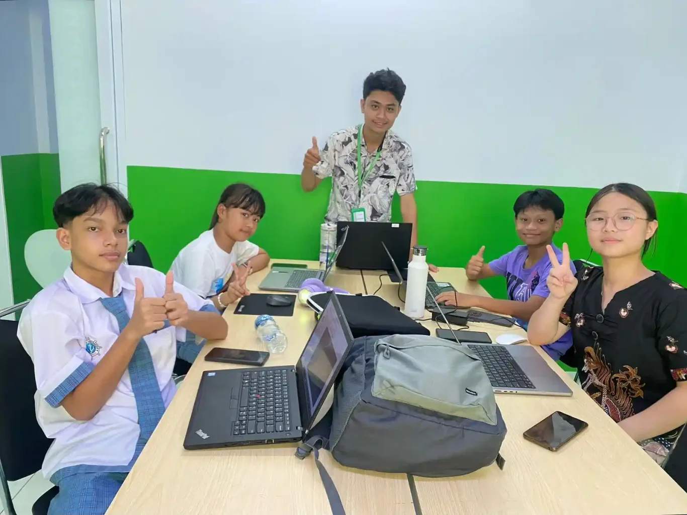 Les Coding di Manado